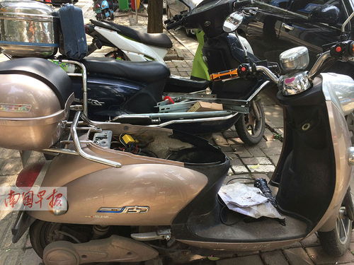 5月6日焦點圖 桂林查處近19噸'腳臭鹽'與電動助力車蓄電池安全問題引關(guān)注